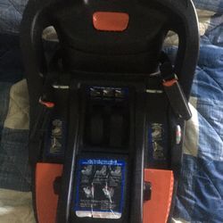 BRITAX Infant Car Seat Base with SafeCenter Latch Installation B Safe 35