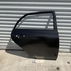 2009 2013 TOYOTA COROLLA RIGHT REAR DOOR OEM