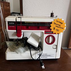 Vintage Sewing 🧵 Machine 