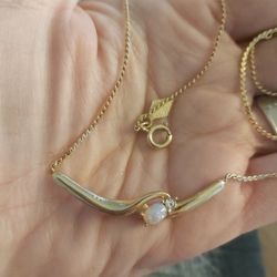 Necklace With Opal