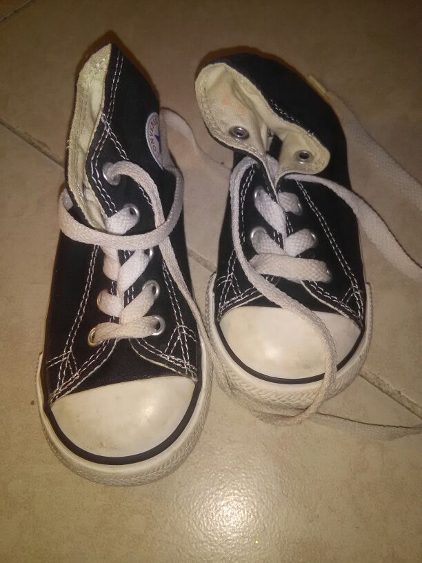 Converse (size 6)