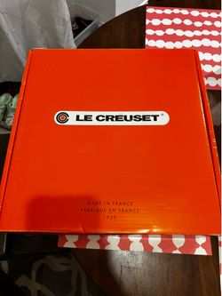 Le Creuset wok with lid