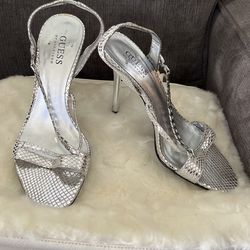 Guess Heel