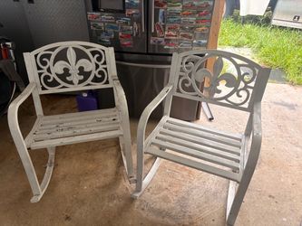 Dos sillones por 60