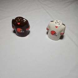 Cleveland Browns Ceramic Salt And Pepper Shakers
