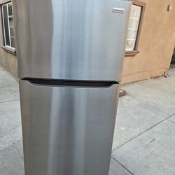 3MONTHS WARRANTY 30X30X66 FRIGIDAIRE FRIDGE 18CUFT SILVER 