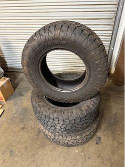 275/70R17 Toyo open country A/T tires set of 3.