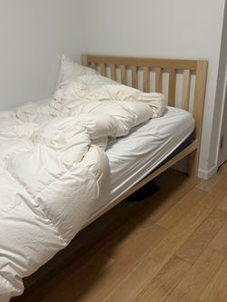 Full bed and mattress