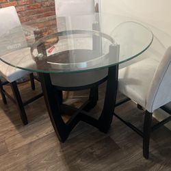 Dining Room Table Plus 4 Chairs 