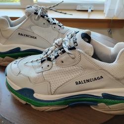 Balenciaga 