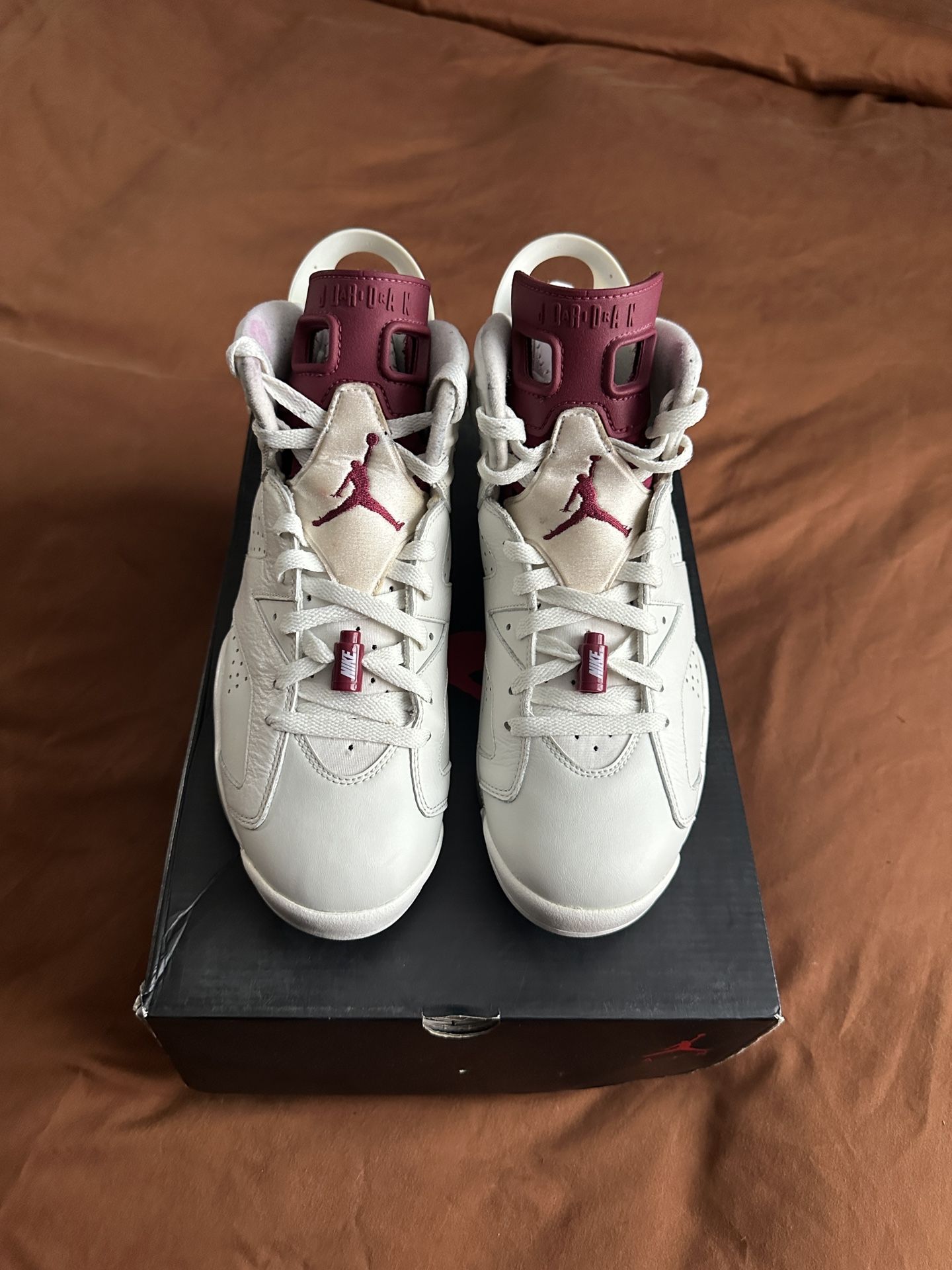 Air Jordan 6 Maroon Size 9
