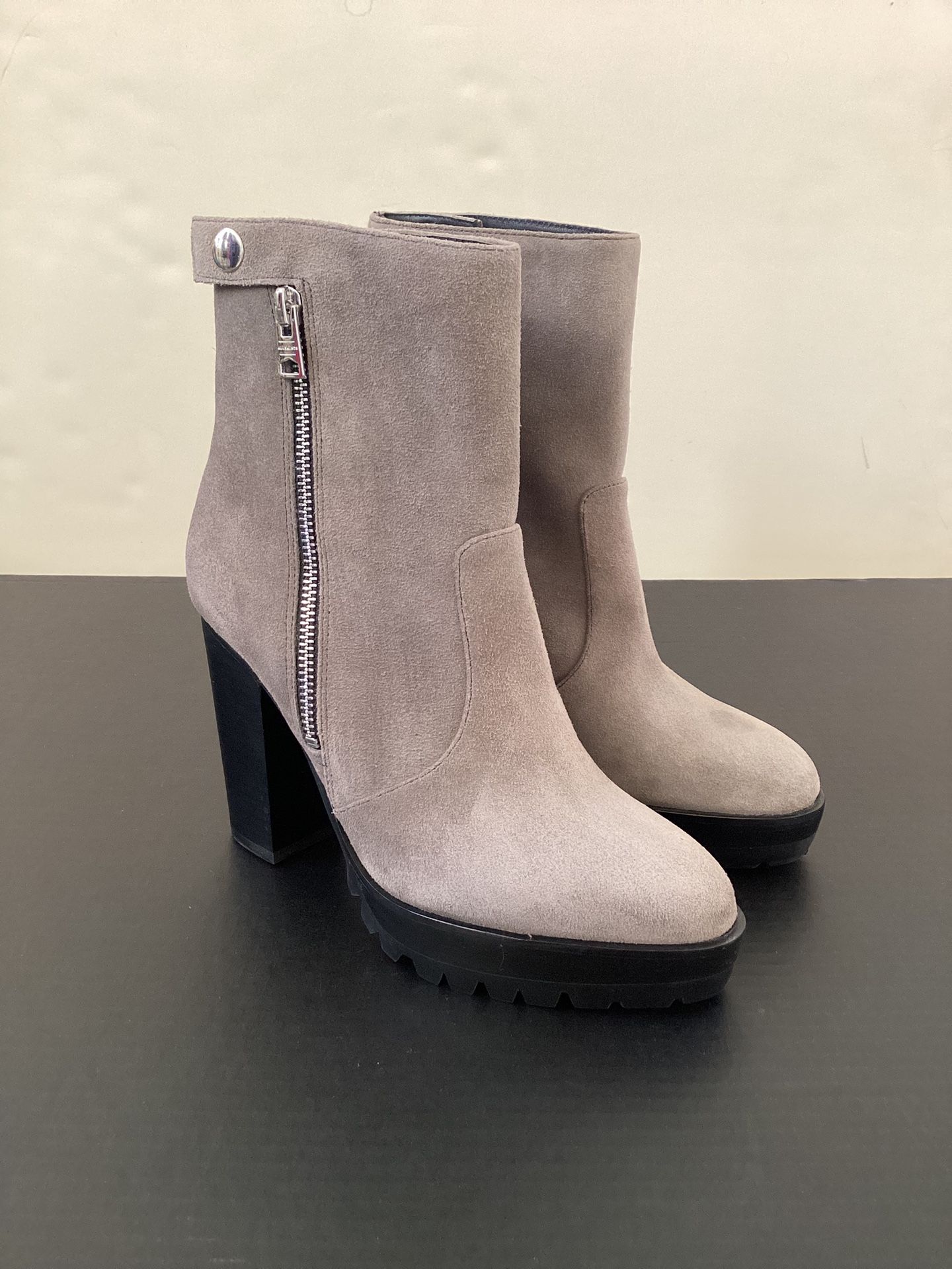 ANA Suede Lug Sole Ankle Boots 6M (EU 37)