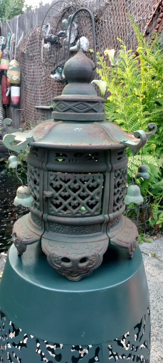 Yard Decor / Outdoor Pagoda