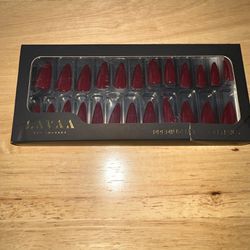 Lavaa Stiletto Premium Press-On Nails