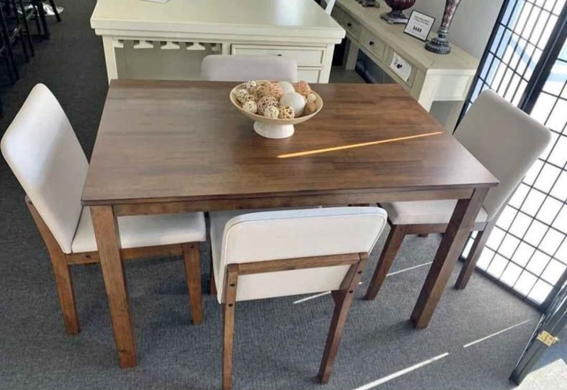 Brand New Kitchen Table And 4 Chairs