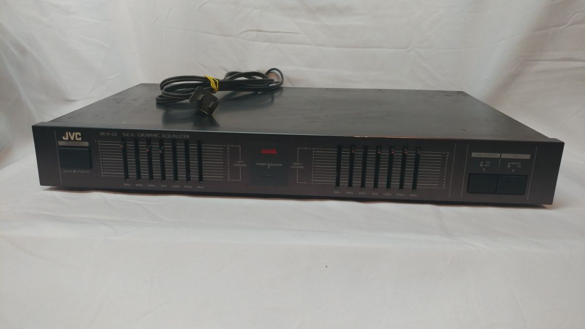 JVC SEA-22 7 channel Graphic Equalizer Vintage 80s