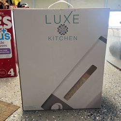 Luxe Kitchen Rice Dispenser With Measuring Cup