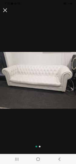 Chesterfield Style White Leather Sofa