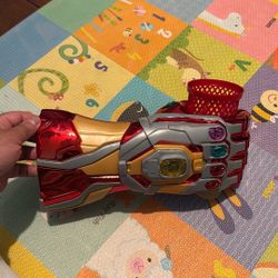 Disneyland Disney Marvel Iron Man Gauntlet Infinity Drink Holder Sipper