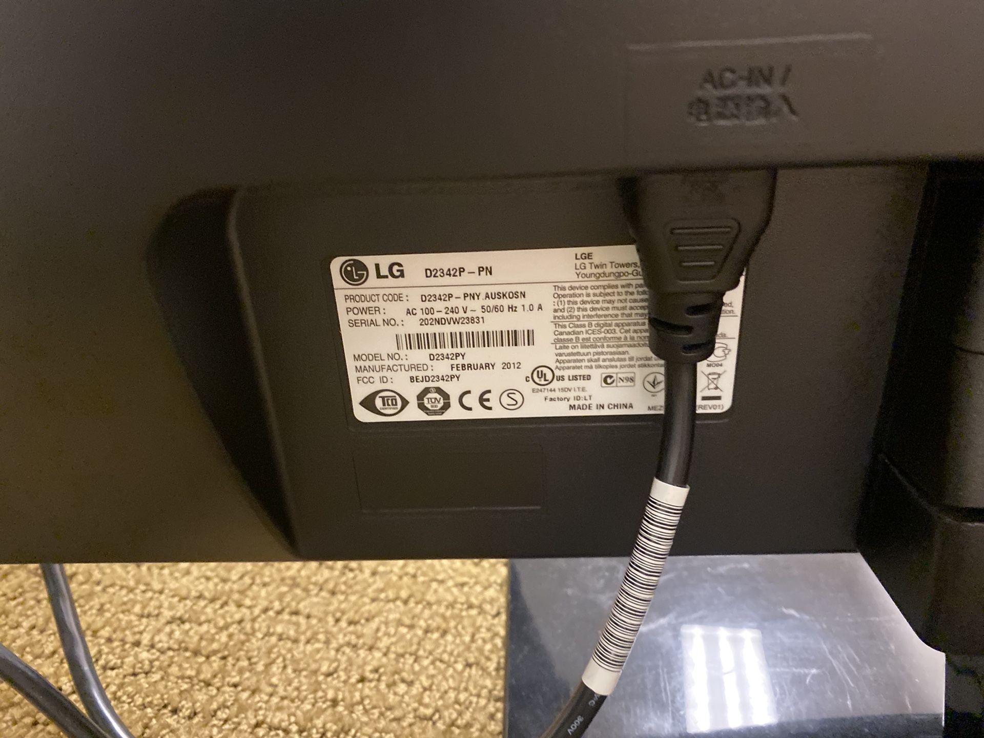 LG 23” LCD monitor D2342PY