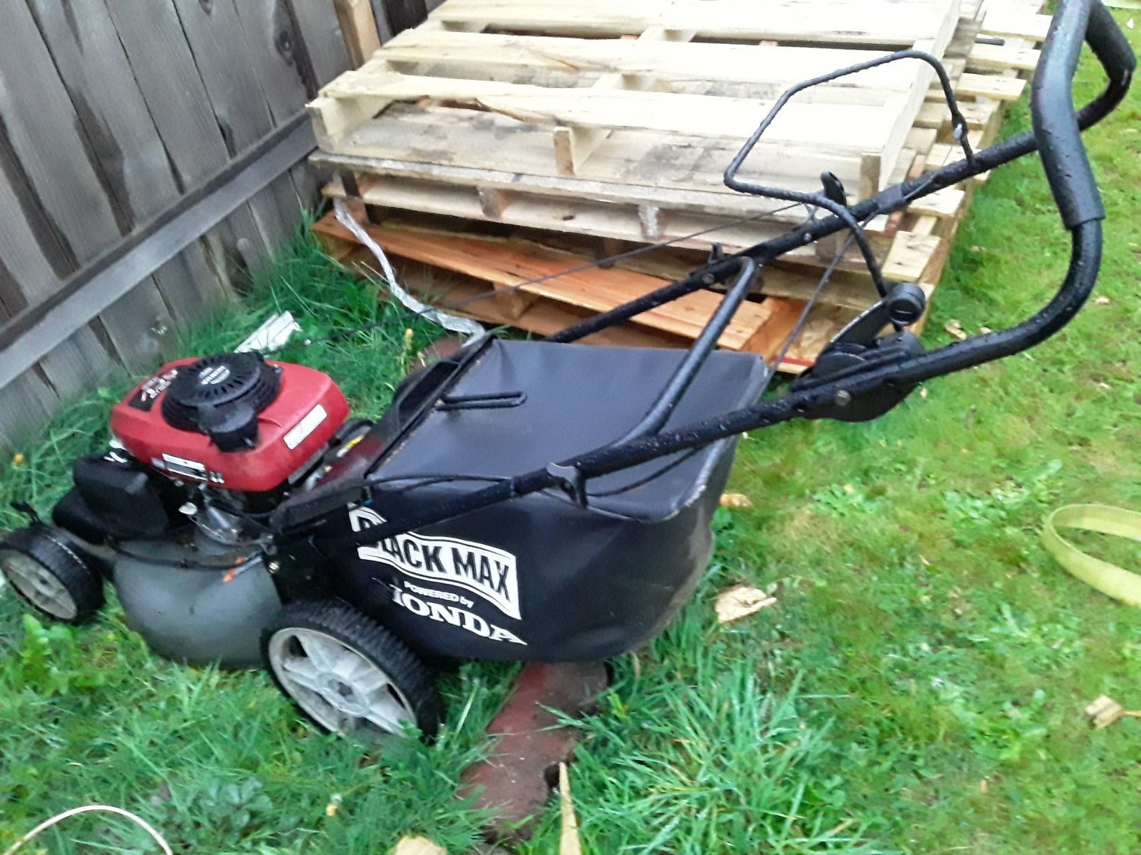 Black max Honda lawn mower for Sale in Federal Way, WA OfferUp