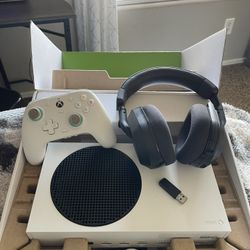 Xbox Series, Turtle Beach Headset And Xbox Controller (lightly Used)