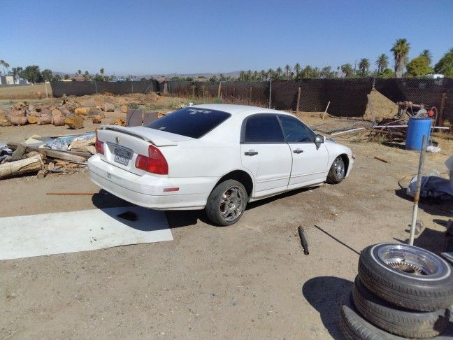 1998 Mitsubishi Dalant 