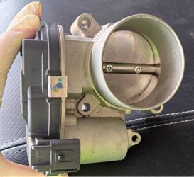 Chrysler 200 throttle body