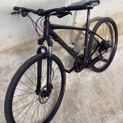 SPECIALIZED CROSSTRAIL HYDRAULIC DISC BRAKES MOUNTAIN BIKE MEDIUM 