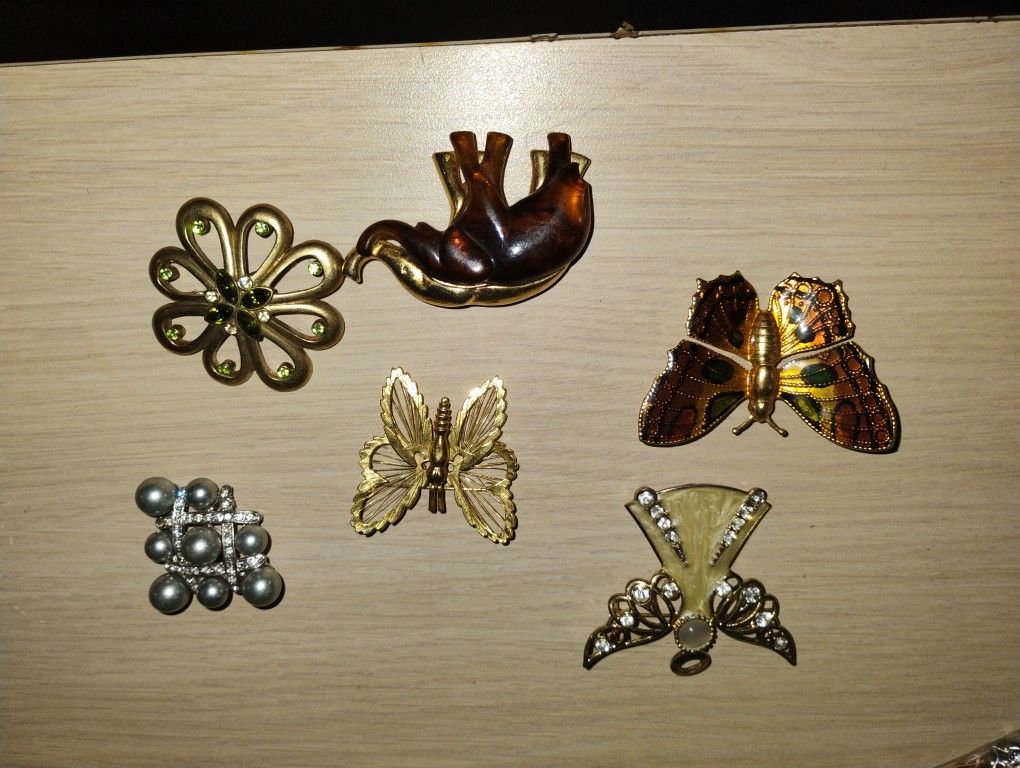 brooches
