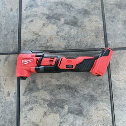 Multi-Tool Cordless Milwaukee M18