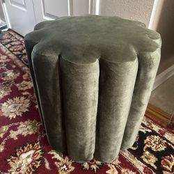 New Ottoman/poof/footstool/bench