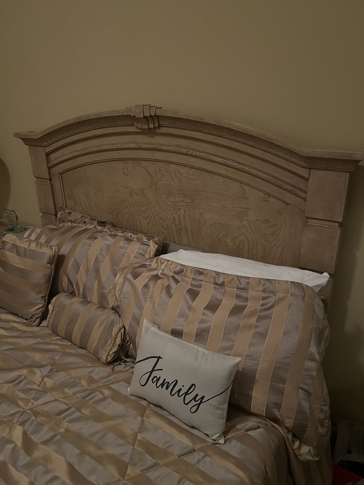 Queen Bed Set w/ Mattress