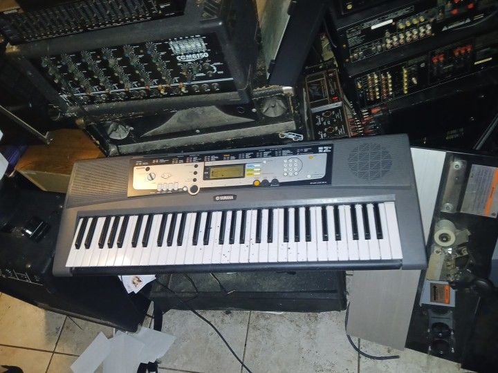 Yahama Electric Keyboard