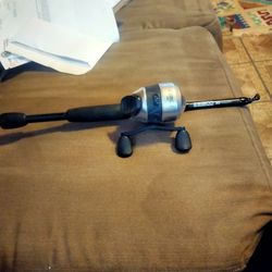ZEBCO 33 FISHING ROD for Sale in Las Vegas, NV - OfferUp