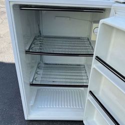 5 Cu Upright Freezer Free Local Delivery/30 Day Warranty