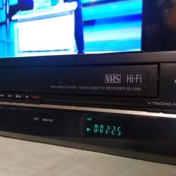 TOSHIBA VCR DVD CD PLAYER REFURBISHED