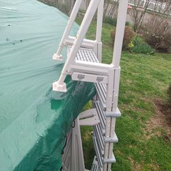 New unused Pool Ladder