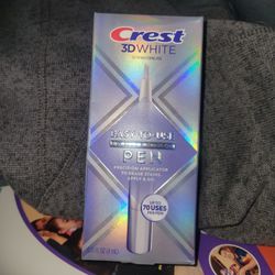 Crest 3DWhite Easy-To-Use Whitening Gel Pen Upto 70 Uses, 1 Count For $18