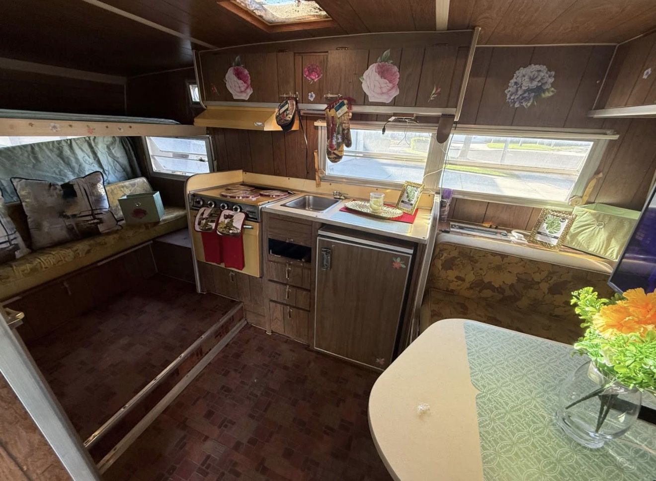 1986 starlight travel trailer, mini size