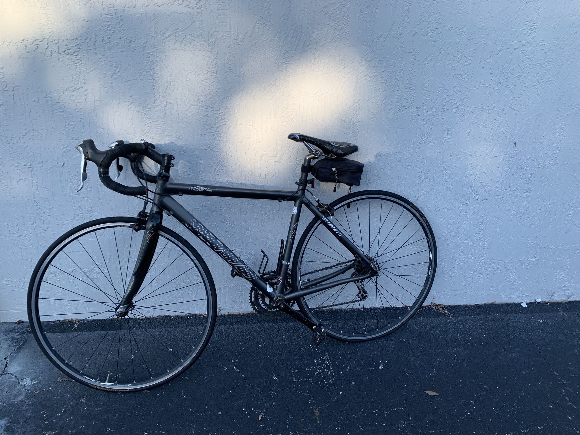 Specialized Allez Sport Bicycle! Carbon/Aluminum