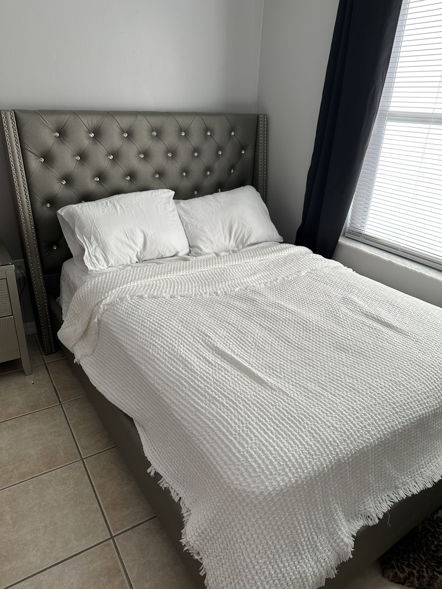 full size rhinestone grey bed frame must go moving out