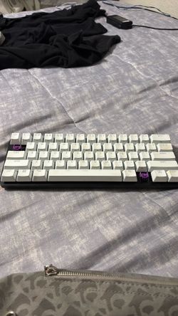 Razor mini keyboard brand new missing 2 keys