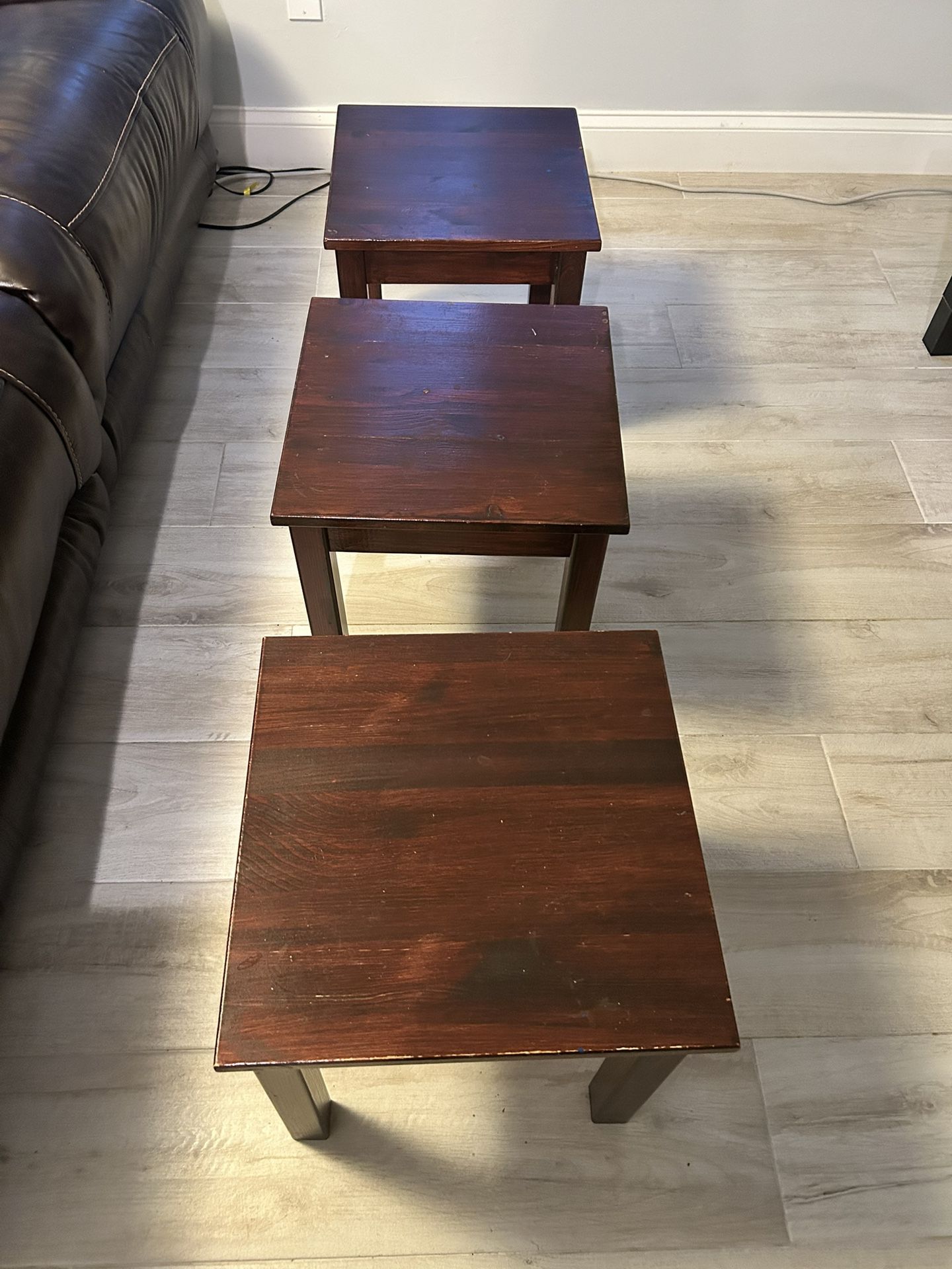 Nest of 3 coffee tables