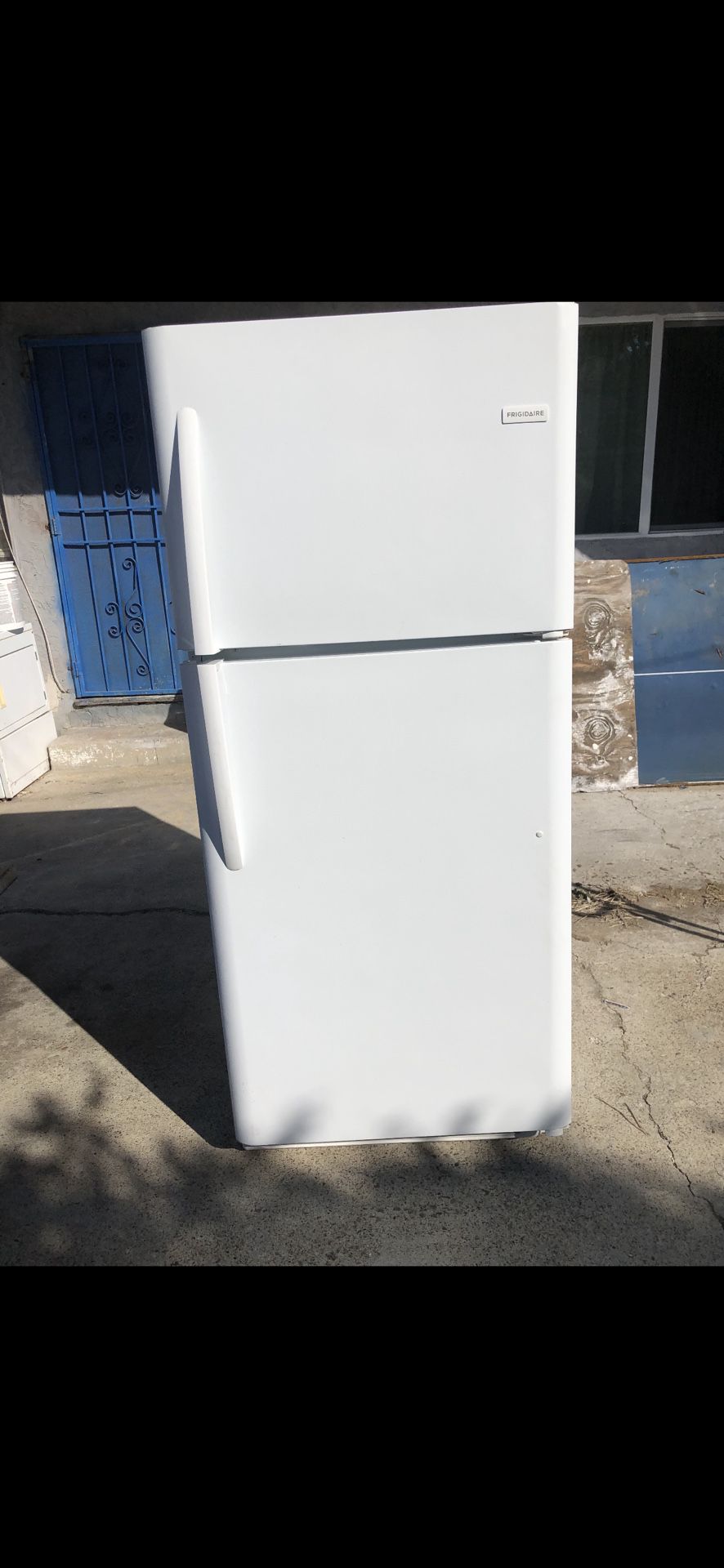Frigidaire Gallery White Refrigerator 