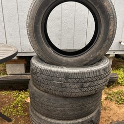 225/65R17 