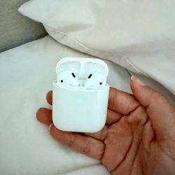 AirPods (2nd generation) 