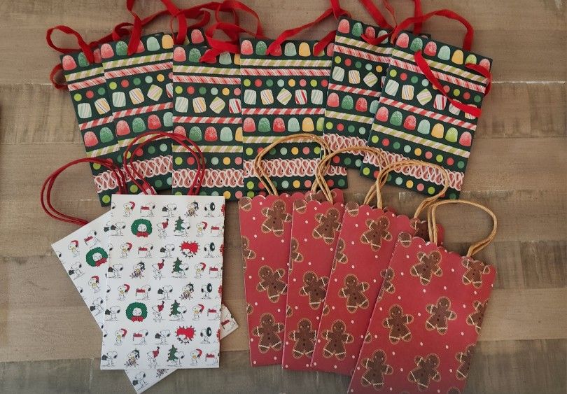 Christmas Gift Bags (12)