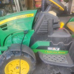 John Deere Kids Ride-On Tractor with Trailer – Works Great!