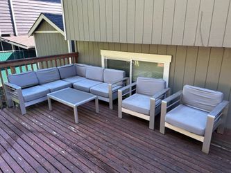 Wade Logan Outdoor Furniture Set